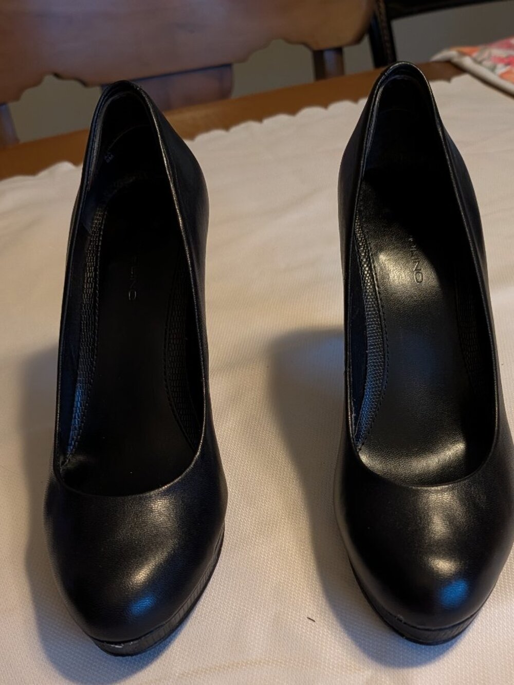 Bandolino Black Pump